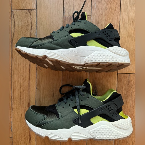Nike Air | Huarache Green Black 8.5 Women - Picture 4 of 8